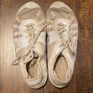 Nfinity cheer shoes
